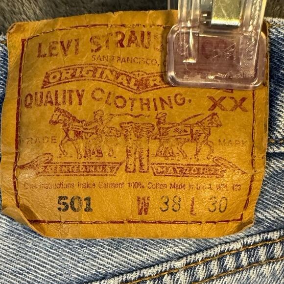 VTG 90s Levi’s 501 Button Fly Light Wash Denim Jeans Men’s 38x30 Made in USA! - Picture 5 of 8